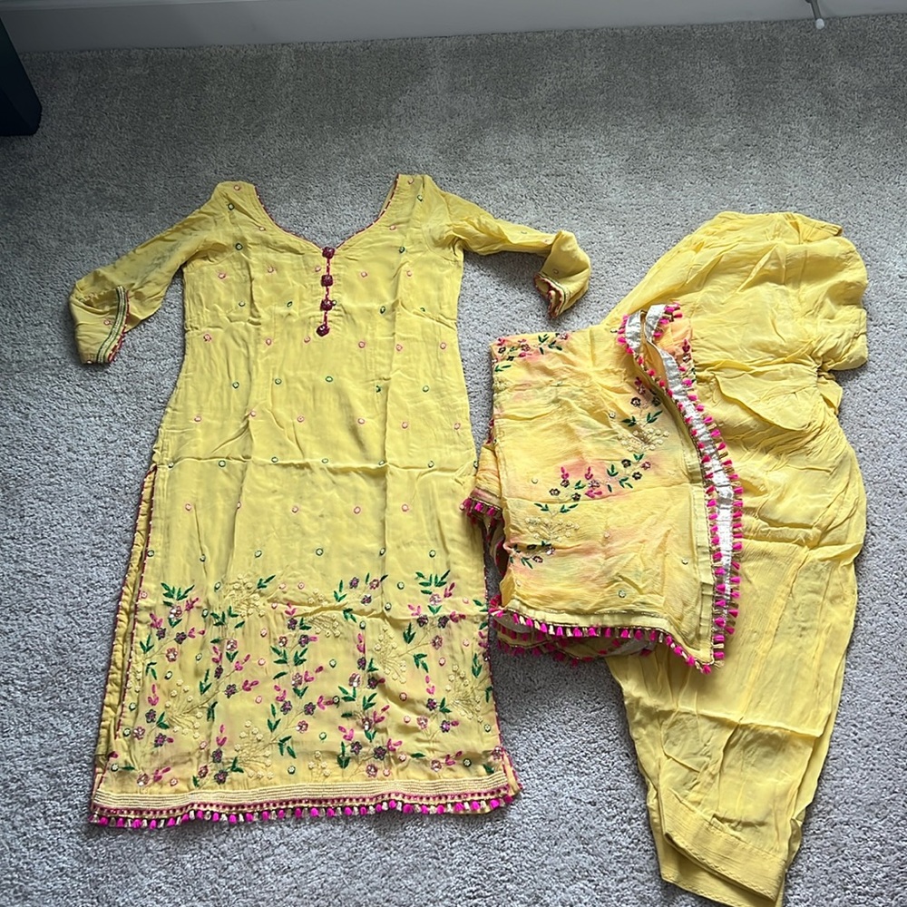 Yellow salwar suit party wear Pakistani / indian Punjabi salwar suit for haldi
